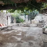 Liotrivi Olive Press